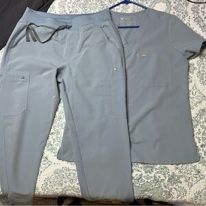 Figs scrub set worn once medium top medium tall bottom